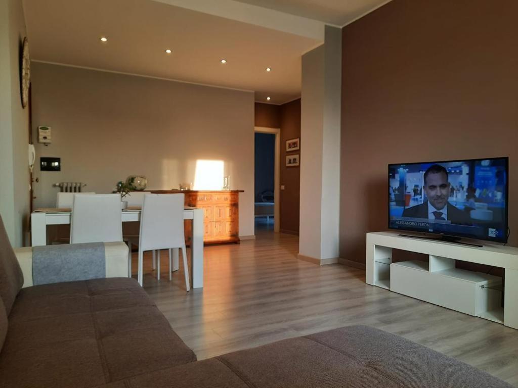 La casa di Penny Apartment Monza Bagian luar foto